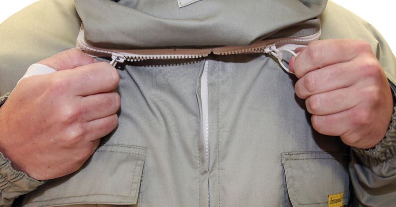 Beepro-Professional-Beekeeper-Bee-Suit-Ireland-Khaki-double-zips